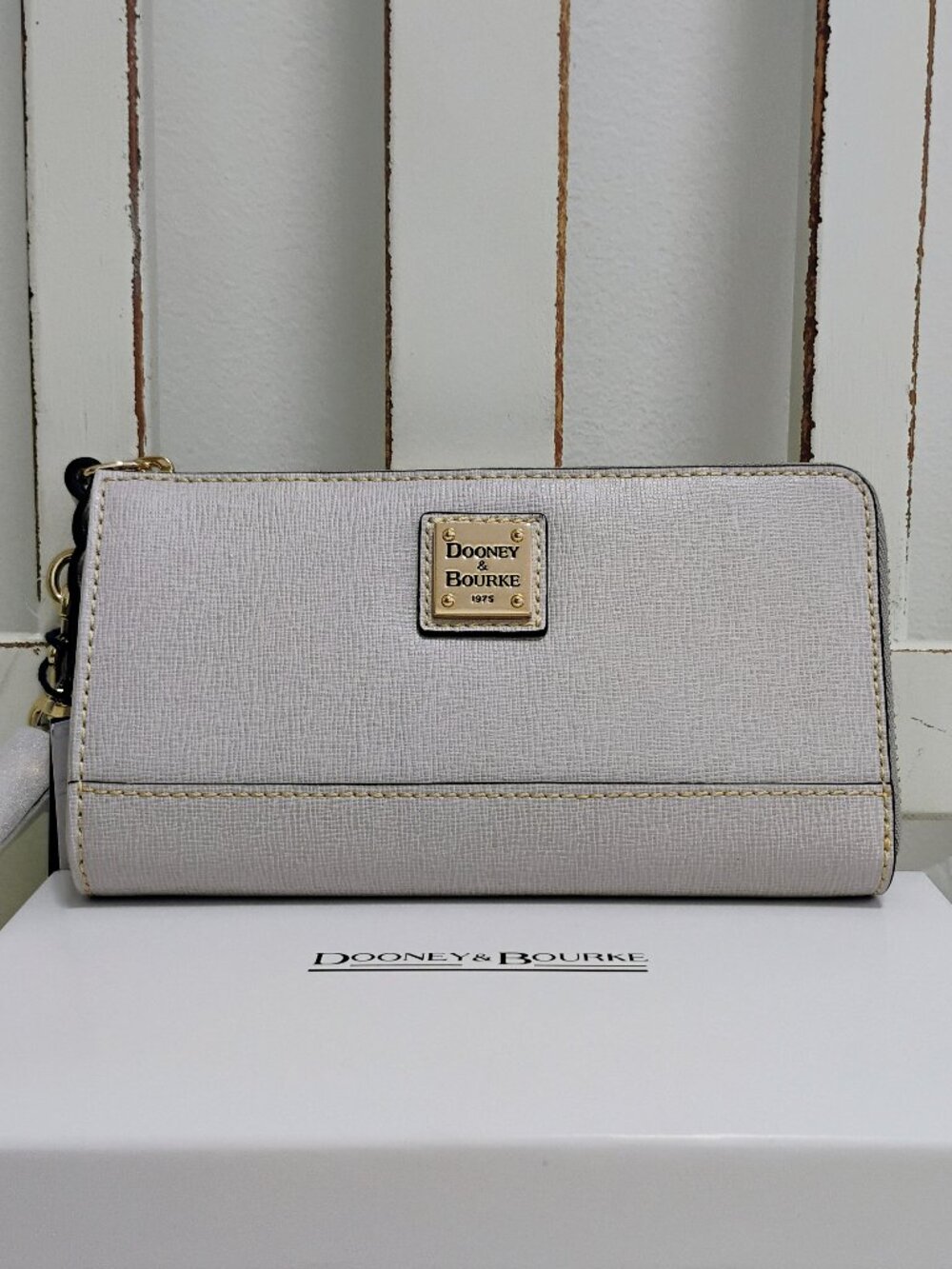 New Dooney & Bourke Folded Zip Wristlet Wallet Ecru